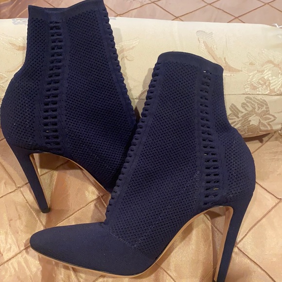 Gianvito Rossi Shoes - GIANVITO Rossi fabulous heels booties, size 37.5